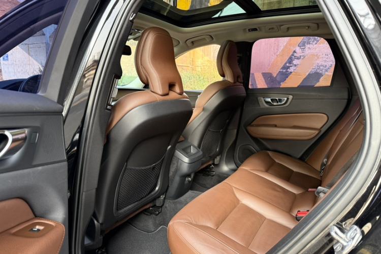 Used Volvo XC60 2019 T5 4x4 Smart Edition China VI Standard