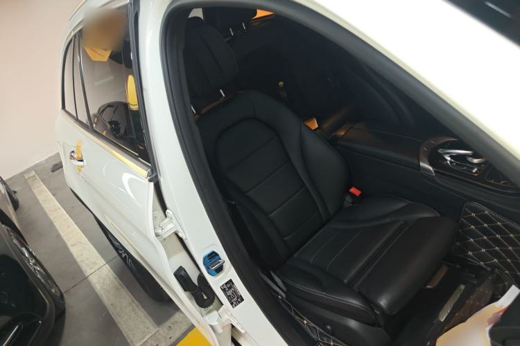 Used Mercedes-Benz GLC 2018 Facelifted GLC 260 4MATIC Dynamic Edition Right Front Seat