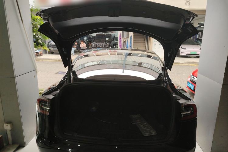 Used Tesla Model 3 2022 Rear-Wheel-Drive Version Trunk