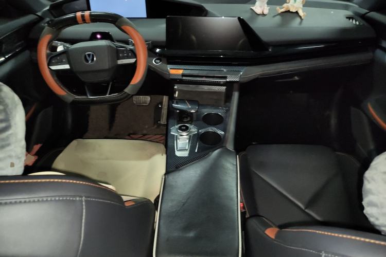 Used CHANGAN UNI-V 2022 1.5T Sport Edition Center Console