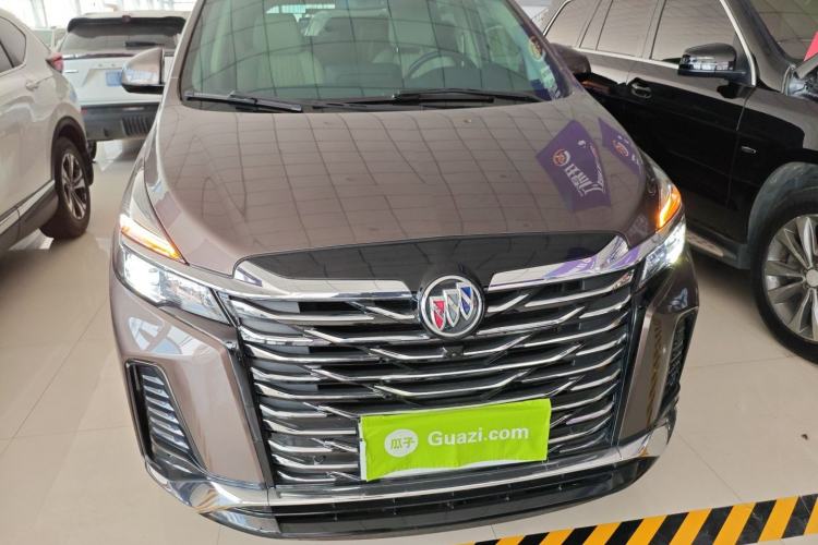 Used Buick GL8 2023 Facelifted Land Cruiser Executive Luxury Version