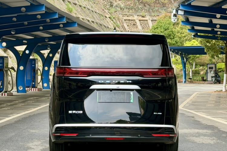 Used Denza D9 2022 EV 600 Four-Wheel Drive Flagship Model
