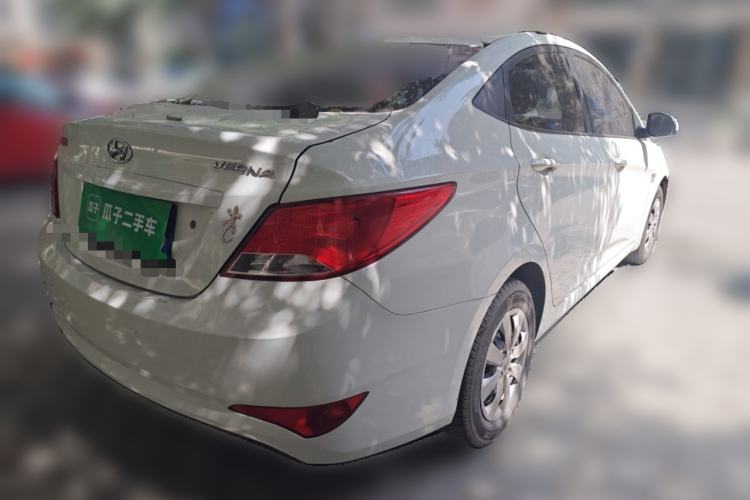 Used Hyundai Verna (older generation) 2014 1.4L Manual Smart GLS Trim Rear Right 45 Deg