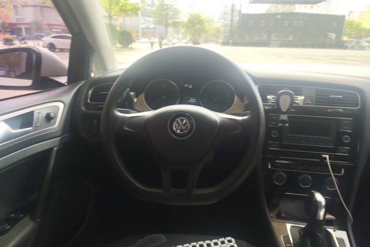 Used Volkswagen Golf 2018 1.6L Automatic Fashion Model
