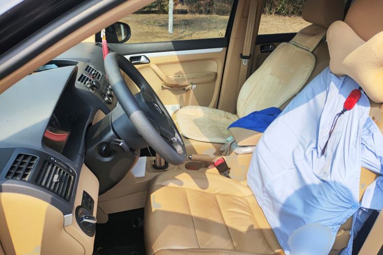 Used Volkswagen Touran 2011 1.4T Manual Zhiya Edition 5 Seats
