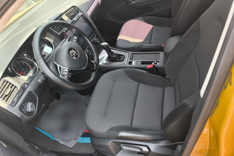 Used Volkswagen Golf 2018 180TSI Automatic Comfort Model
