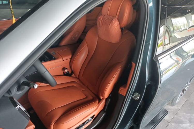 Used Hima AITO M9 2024 Range-Extended Ultra Version 52 kWh 6-Seater Model Left Front Seat