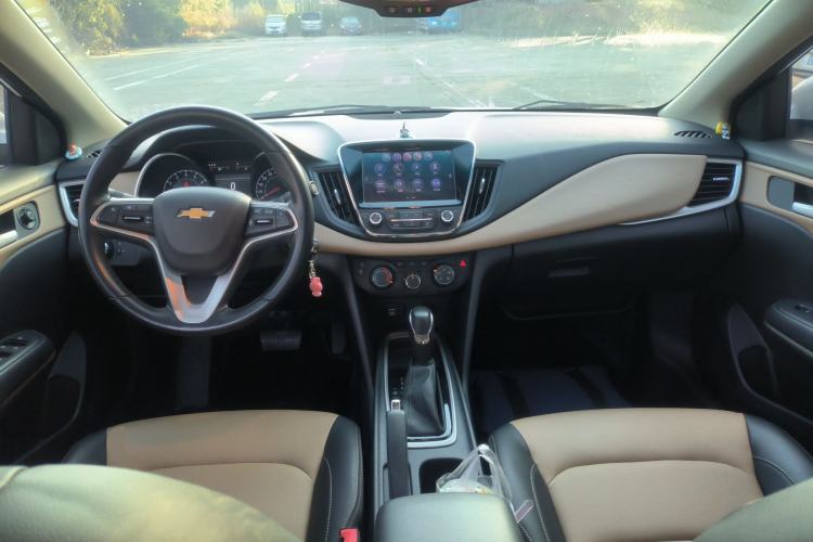 Used Chevrolet Monza 2020 320 Automatic Enjoyment Edition Center Console