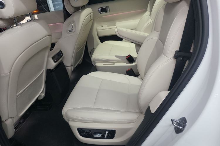 Used Li Auto L8 2025 Ultra Smart Refreshed Edition
