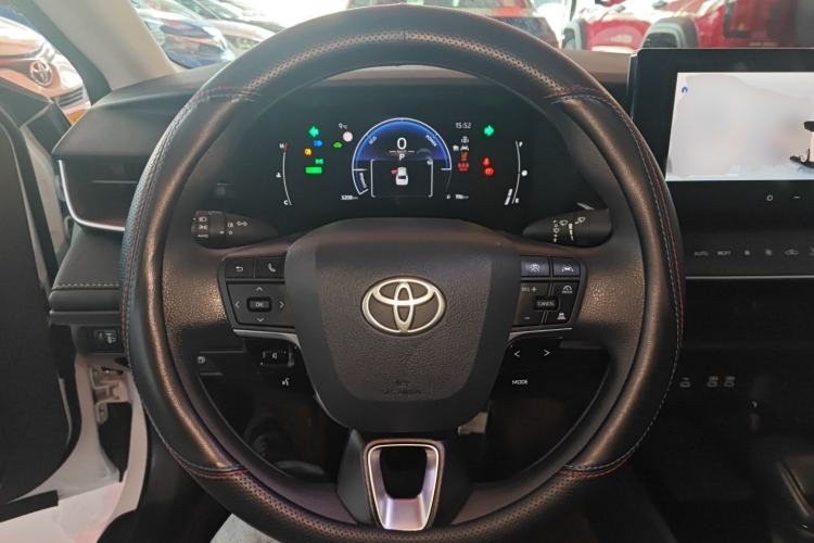 Used Toyota Camry 2026 Model Dual-Engine 2.0HE Elite Edition
