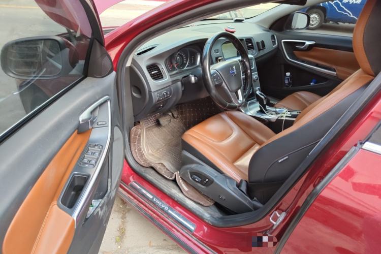 Used Volvo S60 2015 S60L 2.0T Zhiyuan Edition Driver Seat