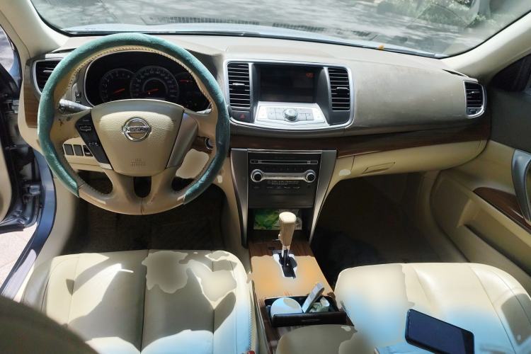 Used Nissan Teana 2011 2.0L XL Glory Edition Center Console