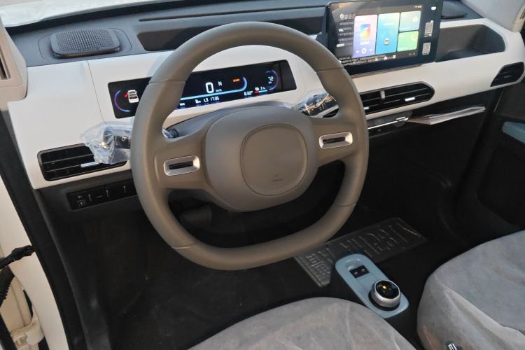 Used Geely Galaxy Panda 2024 Panda Mini 200km Endurance Bear
