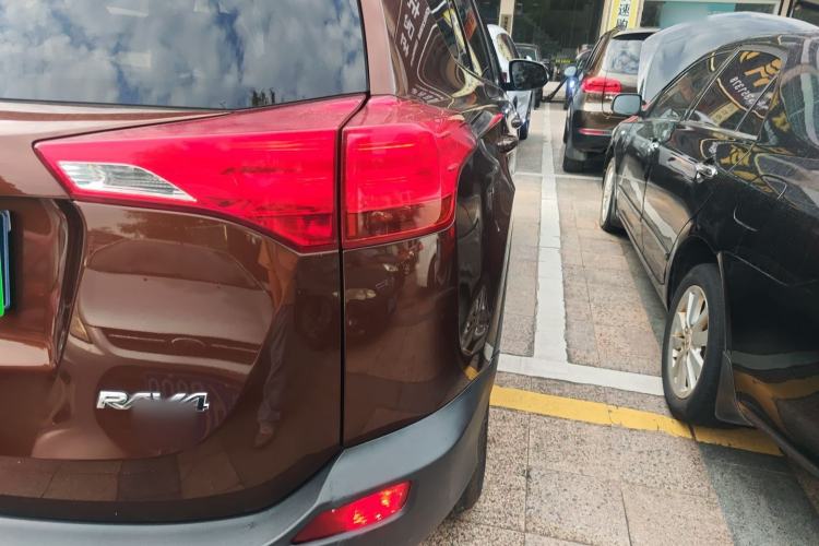 Used Toyota RAV4 2016 2.0L CVT Two-Wheel Drive Fashion Edition China V Standard