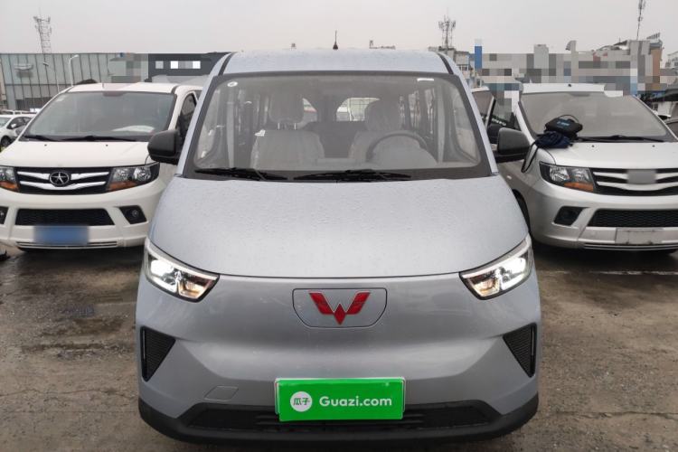 Used Wuling Yangguang 2024 300KM Comfort Version Passenger Van 75kW
