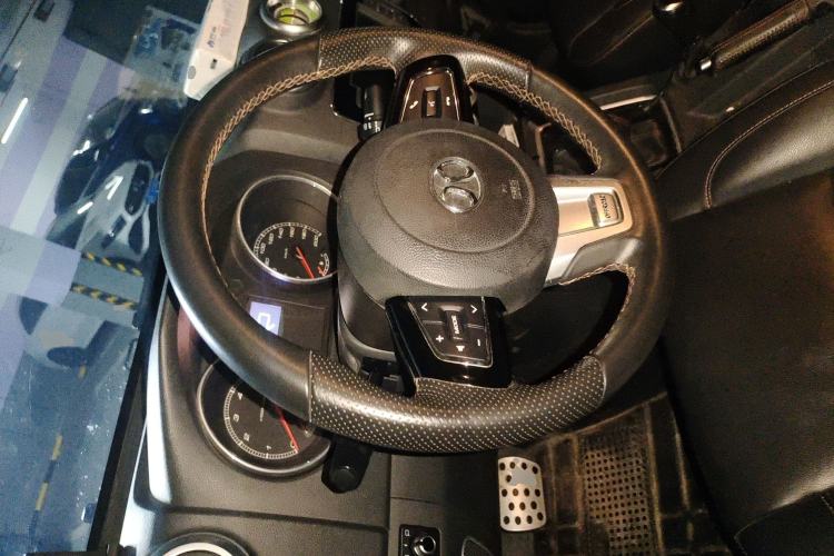 Used BAIC Off-Road BJ40 2016 40L 2.3T Automatic All-Wheel Drive Premium Edition Steering Wheel