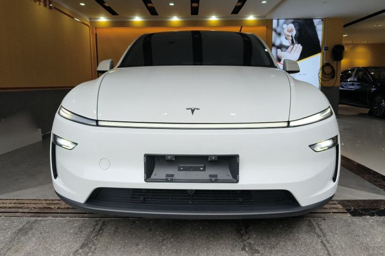 Used Tesla Model Y 2025 Rear-Wheel-Drive Version
