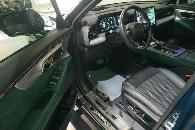 Used GAC Trumpchi GS8 2022 Dual-Engine Series 2.0TM Two-Wheel Drive Prestige Edition (7 Seats) Driver Seat