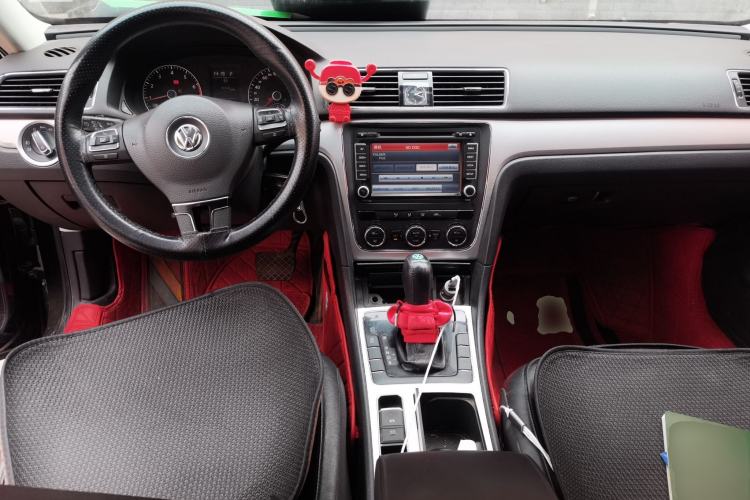 Used Volkswagen Passat 2011 1.8TSI Automatic Prestige Edition Center Console