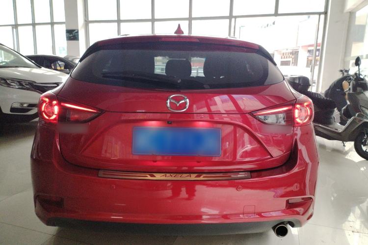 Used Mazda 3 Axela 2017 Hatchback 1.5L Automatic Luxury Model Emission Standard China V