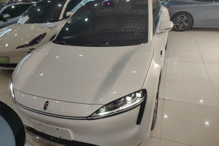 Used Hima Luxeed R7 2024 All-Electric 802 km Max
