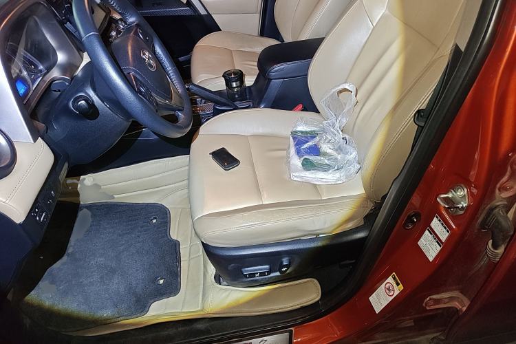 Used Toyota RAV4 2013 2.0L CVT Four-Wheel Drive New Edition
