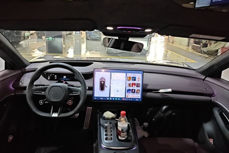 Used Xiaomi Auto SU7 2024 Four-Wheel Drive Ultra-Long Range Advanced Intelligent Driving Max Edition