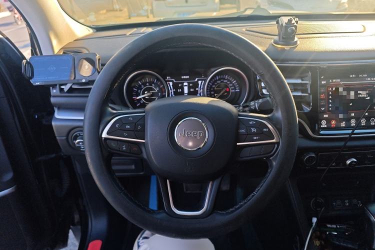 Used Jeep Commander 2018 2.0T Two-Wheel Drive Enjoy Edition China V