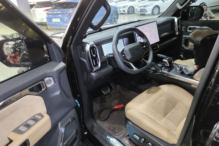 Used JETOUR Traveler 2023 2.0T All-Wheel Drive Conquer PRO