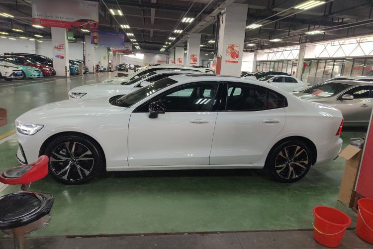 Used Volvo S60 2025 B5 Zhiya Sport Edition
