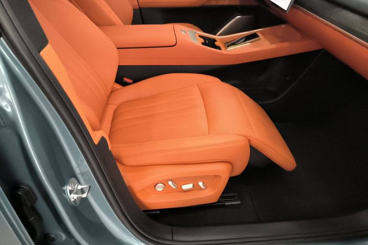 Used ONVO L60 2024 60 kWh Rear-Drive Version
