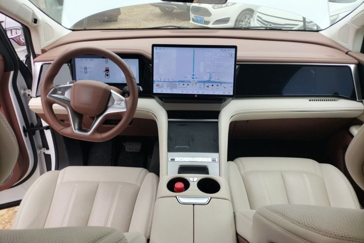 Used BYD Xia 2025 DM-i 1.5T 180km Excellence Model Center Console