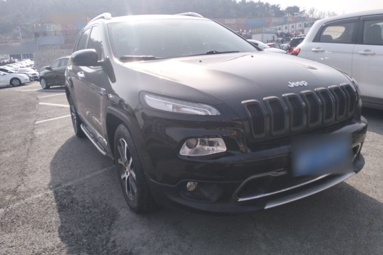 Used Jeep Cherokee 2017 2.0L Superior Edition
