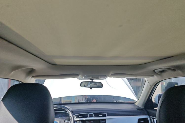 Used Geely Auto Emgrand X7 Sport 2018 1.8TD Automatic Two-Wheel Drive Smart Connect 4G Internet Edition
