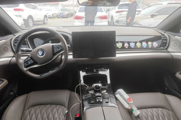 Used BYD Han 2023 EV Champion Edition 506KM Front-Wheel-Drive Premium Model Interior 1