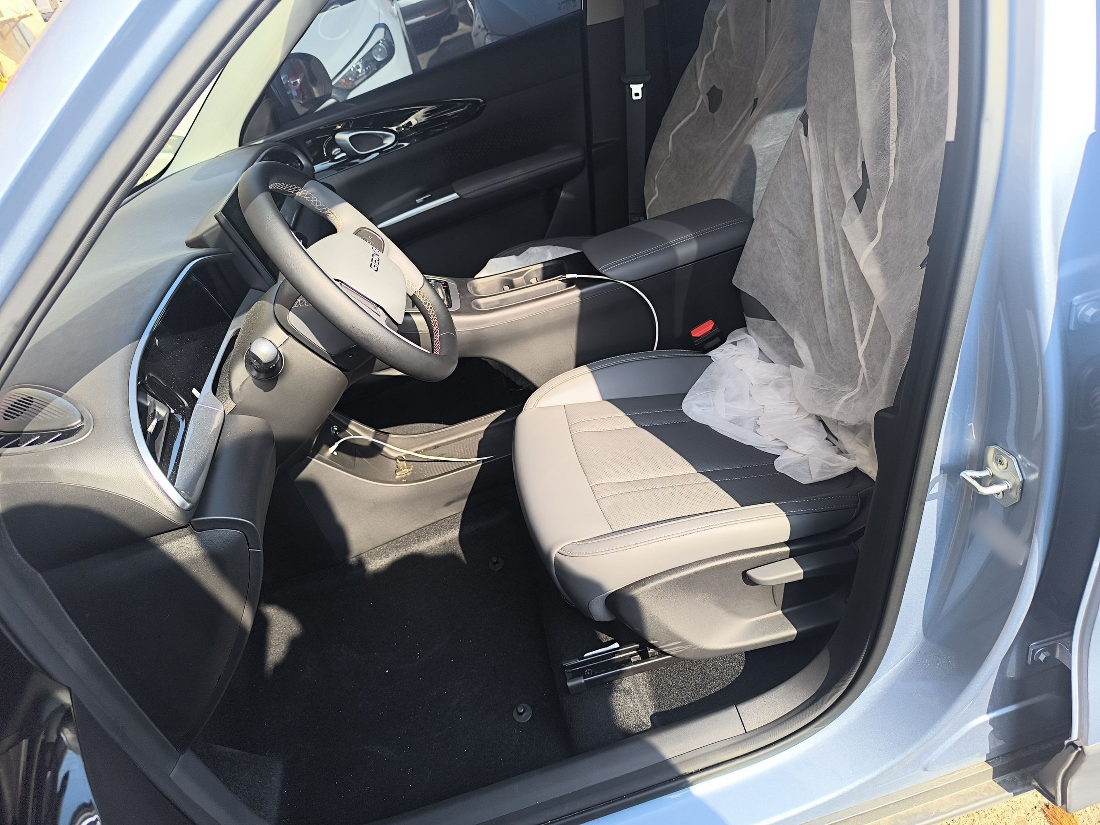 Переднее сиденье в автомобиле