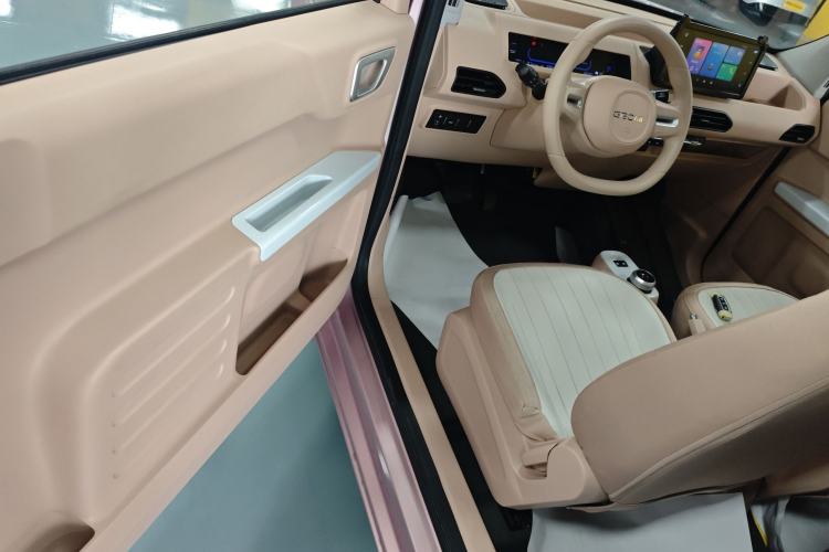 Used Geely Galaxy Panda 2023 Panda Mini 200km Endurance Bear
