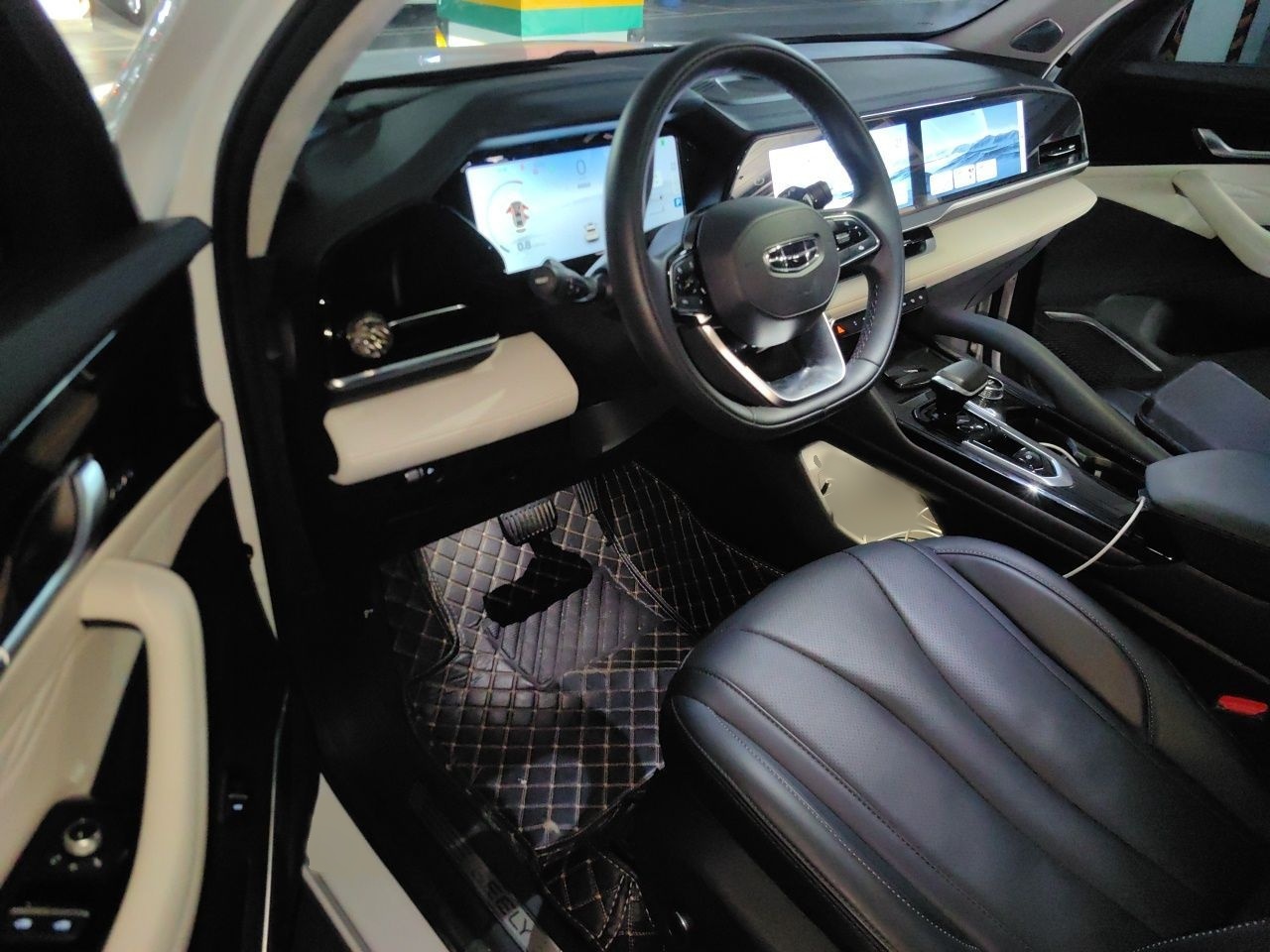 Geely Auto Monjaro L 2023 2.0TD High-Power Automatic Two-Wheel Drive Flagship Version — снимка 19