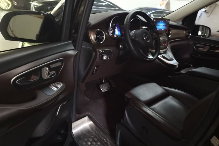Used Mercedes-Benz V-Class 2022 V 260 L Long-wheelbase Luxury Edition Driver Seat