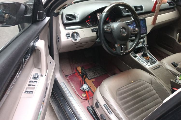 Used Volkswagen Magotan 2012 Revised Version 2.0 TSI Supreme Edition Driver Seat