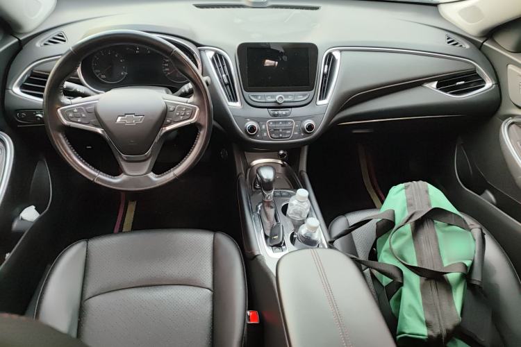 Used Chevrolet Malibu XL 2021 Redline 550T Automatic Sharp Edition Center Console