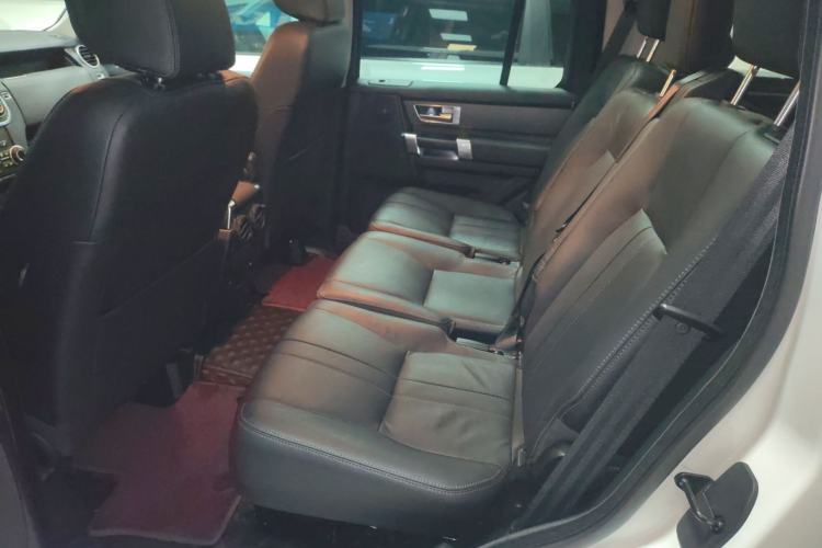 Used Land Rover Discovery 2015 3.0 SDV6 HSE Diesel Version Left Rear Seat