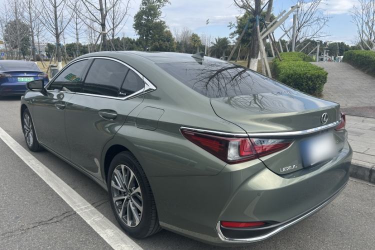 Used Lexus ES 2022 200 Excellence Edition
