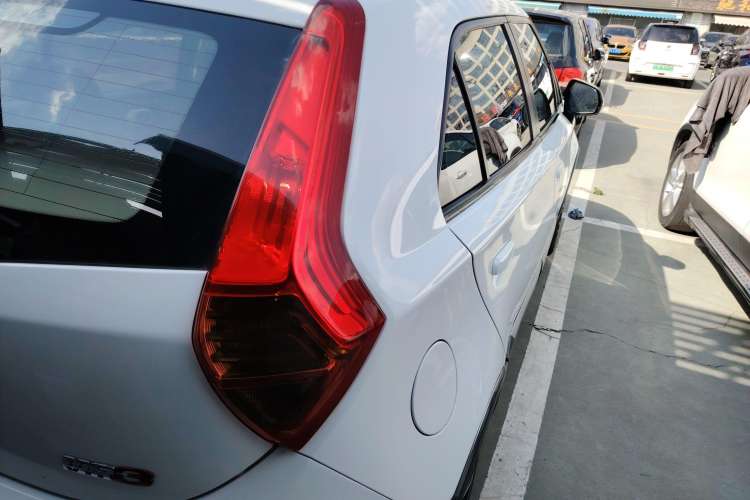 Used MG 3SW 2015 1.5L AMT Elite Model
