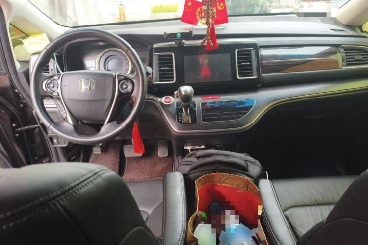 Used Honda Elysion 2016 2.4L Style Edition Center Console