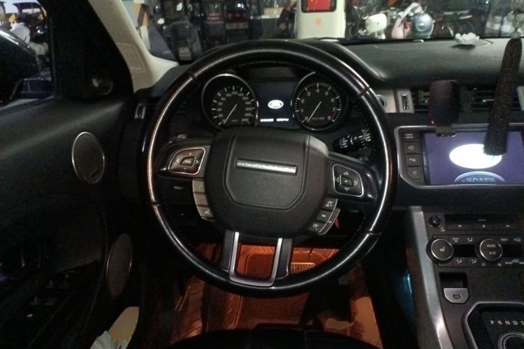 Used Land Rover Range Evoque 2014 2.0T 5-Door Luxury Edition Steering Wheel