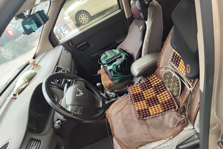 Used Wuling Rongguang V 2018 1.5L Standard Version
