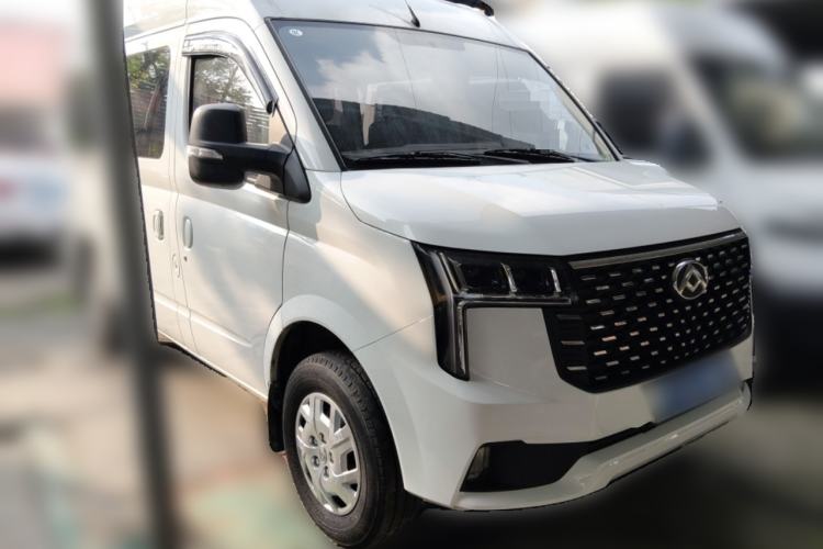 Used SAIC MAXUS Xintu V80 2024 Aotong Value Edition 6AMT Short Wheelbase Mid-Roof Model 127 Ps 5/6 Seats
