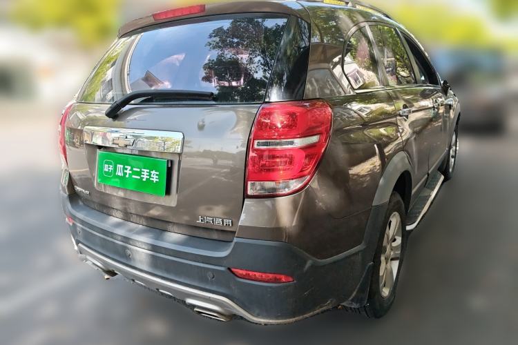 Used Chevrolet Captiva 2015 2.4L Two-Wheel Drive Urban Version 7 Seats Rear Right 45 Deg