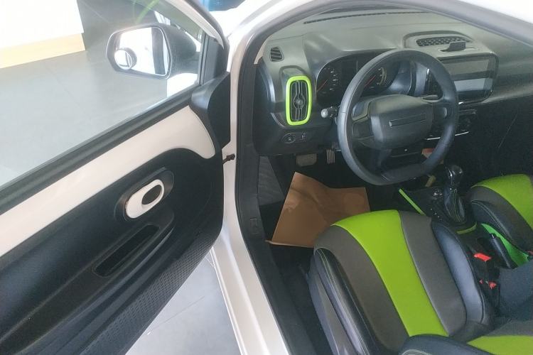 Used Roewe Clever 2021 302 km New Four-Seater Super-Efficient Version
